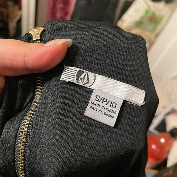 VOLCOM LET IT ROLL POLKA DOT DRESS - Picture 4 of 5